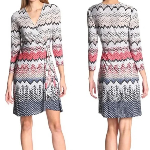 BCBGMaxAzria Size XXS Adele Diamond Patterned Wrap Mini Dress - Picture 2 of 9